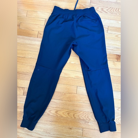 Lululemon Joggers Size Medium - Picture 11 of 14